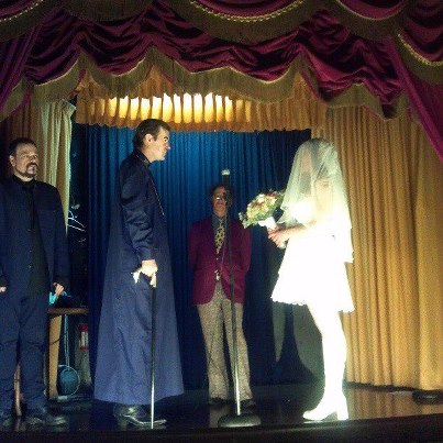 549770_572973046055809_267444425_n