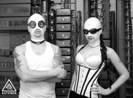 8289067016_2097328501_b